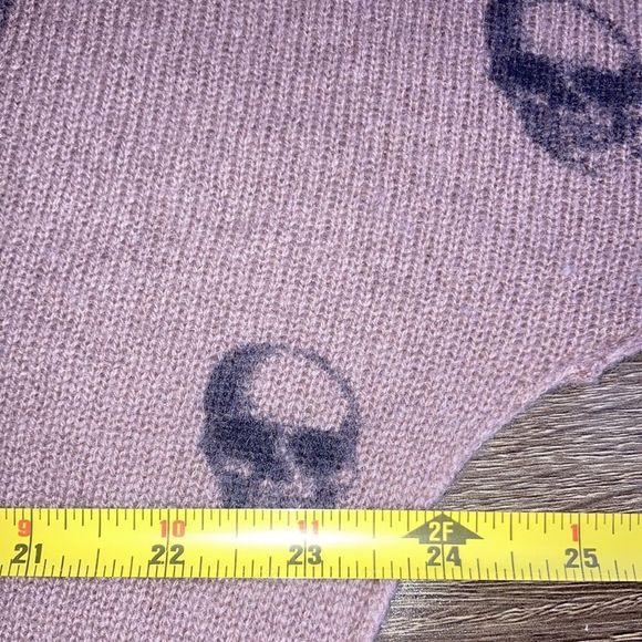 360 CASHMERE Skull Print Vneck Cashmere Sweater Size XS Blush Pink - Picture 6 of 12